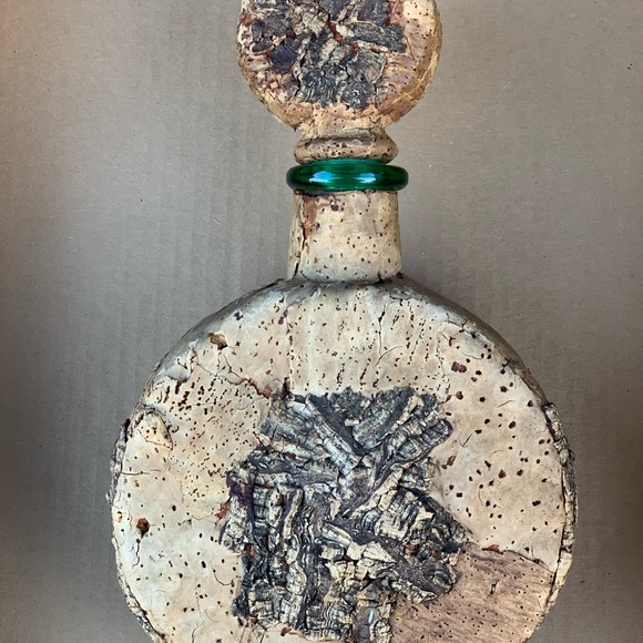 Vintage Italian Cork and Bark Decanter with Green Glass - Picture 3 of 9